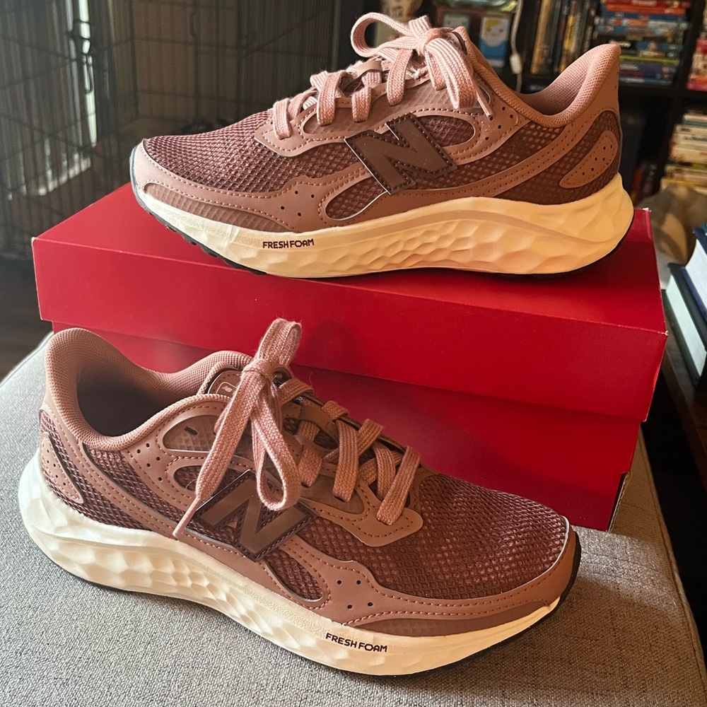 New Balance Fresh Foam Arishi v4 tiralux sneakers size 6 women’s running shoes